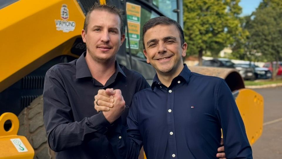 Imagem do deputado Aliel Machado com o vereador Aleixo Kominecki