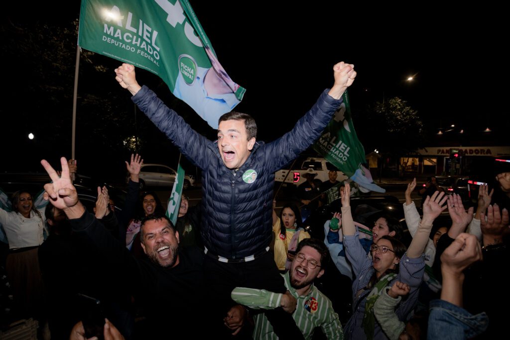 Comemoração da reeleição de Aliel Machado
