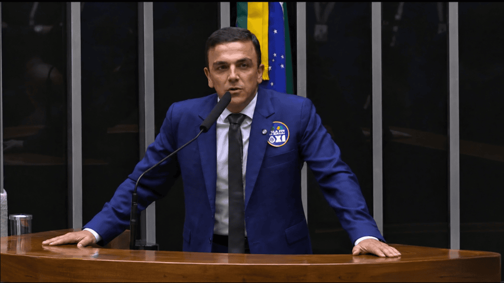 Aliel durante a sessão que aprovou ajuda aos MEIs do Brasil