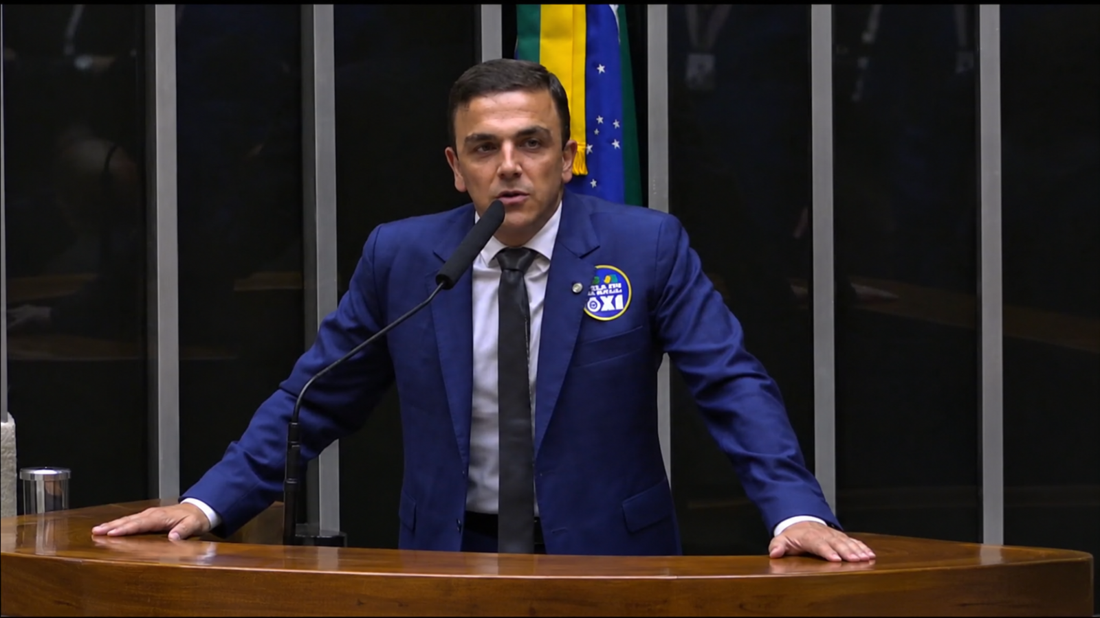 Aliel durante a sessão que aprovou ajuda aos MEIs do Brasil